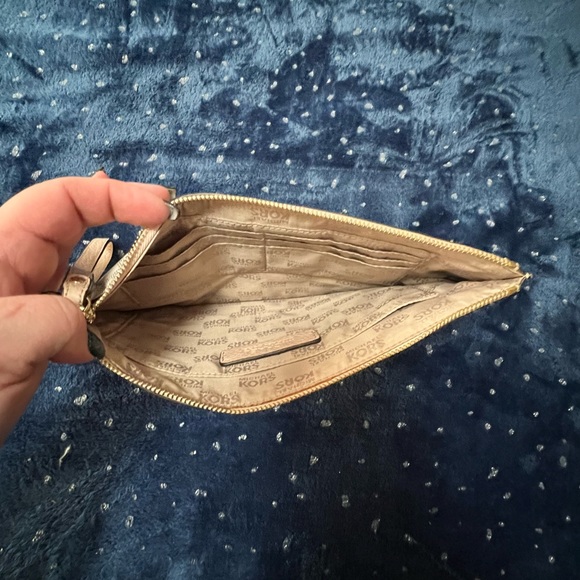 Michael Kors wristlet - Picture 5 of 5